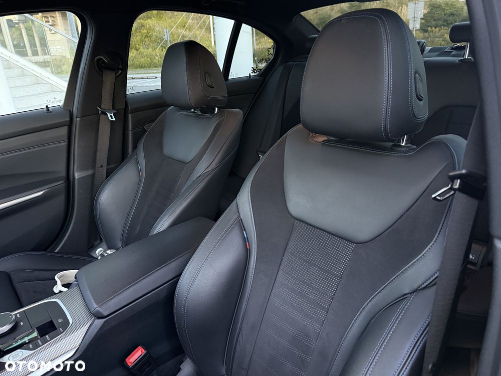 BMW Seria 3 M340i xDrive - 16