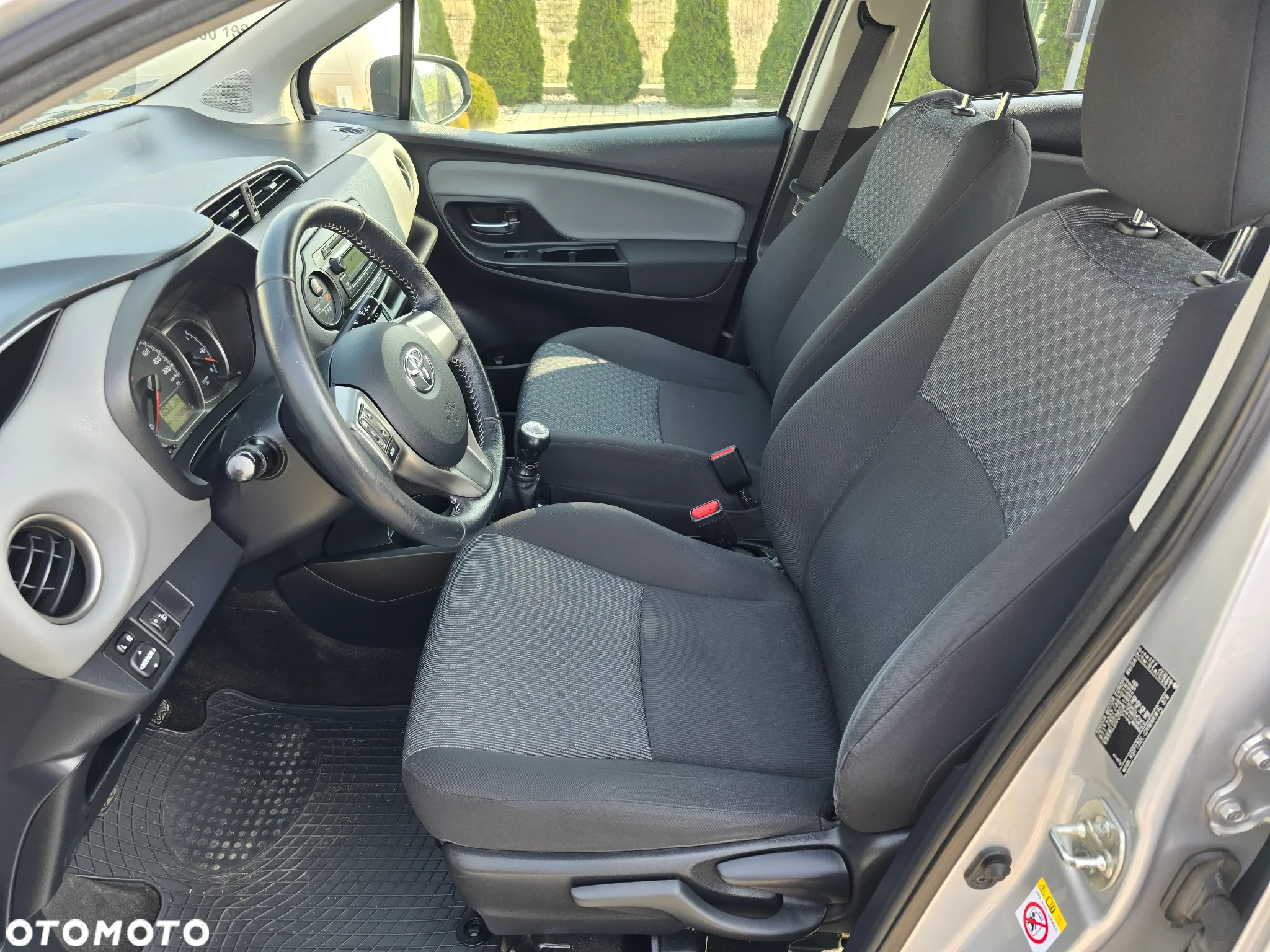 Toyota Yaris 1.0 Active EU6 - 13