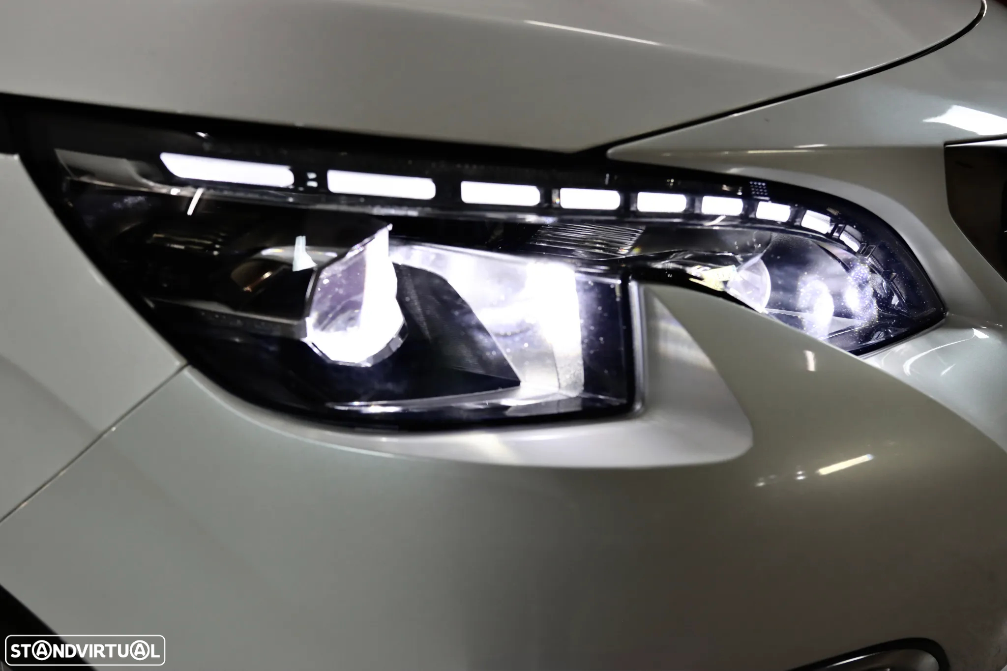Peugeot 5008 1.5 BlueHDi GT Line J19 EAT8 - 31