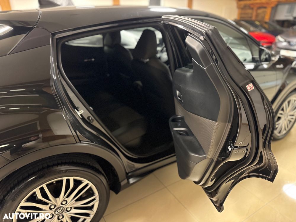 Toyota C-HR Lounge - 10