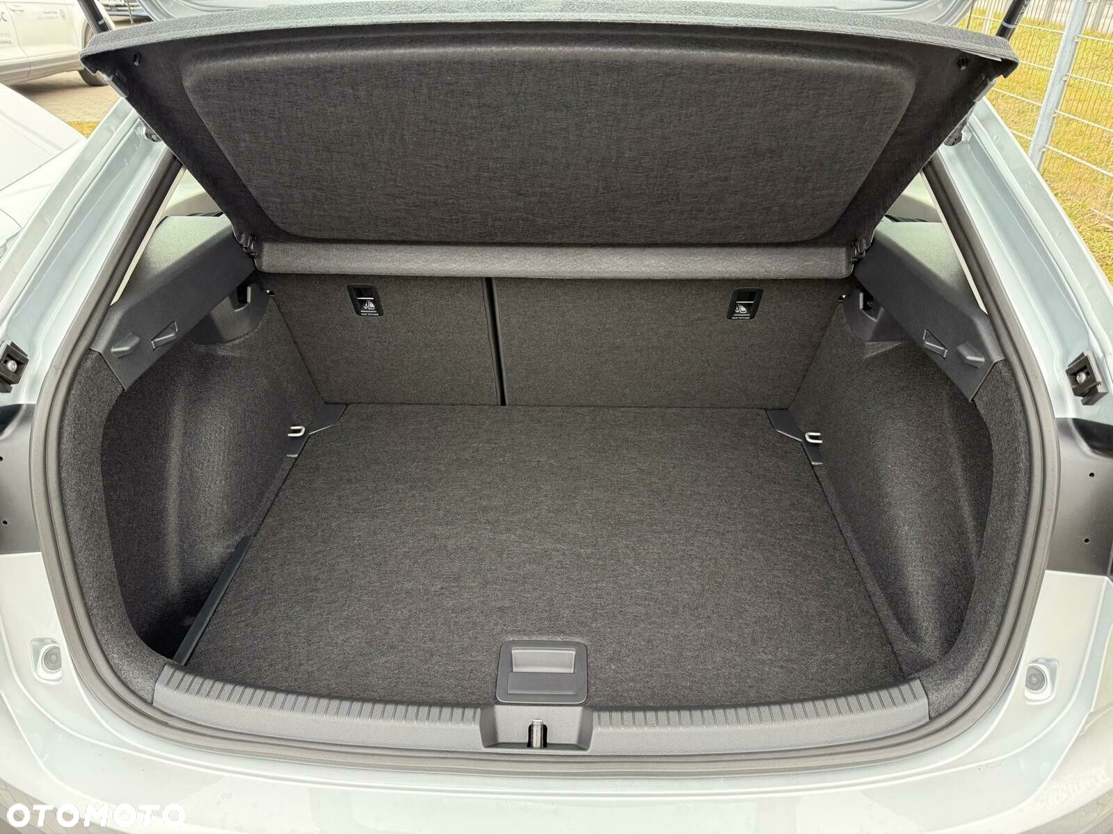 Volkswagen Taigo 1.5 TSI ACT Style DSG - 23