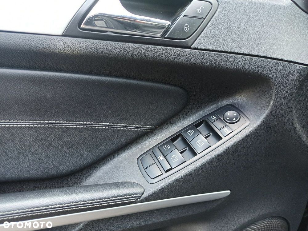 Mercedes-Benz ML - 11