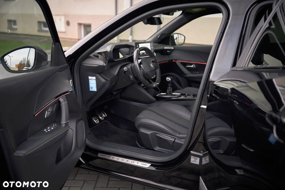 Peugeot 2008 PureTech 130 Stop&Start GT-Line Edition - 27