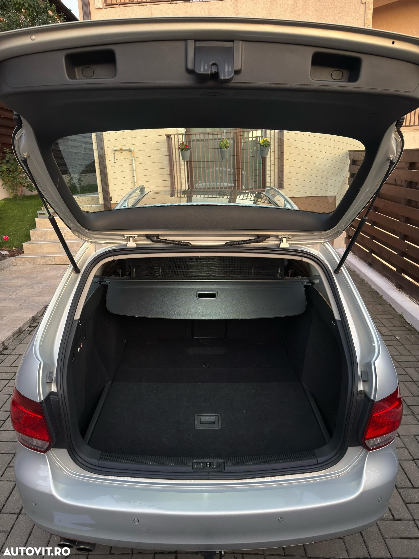 Volkswagen Golf Variant 2.0 TDI DPF DSG Highline - 18