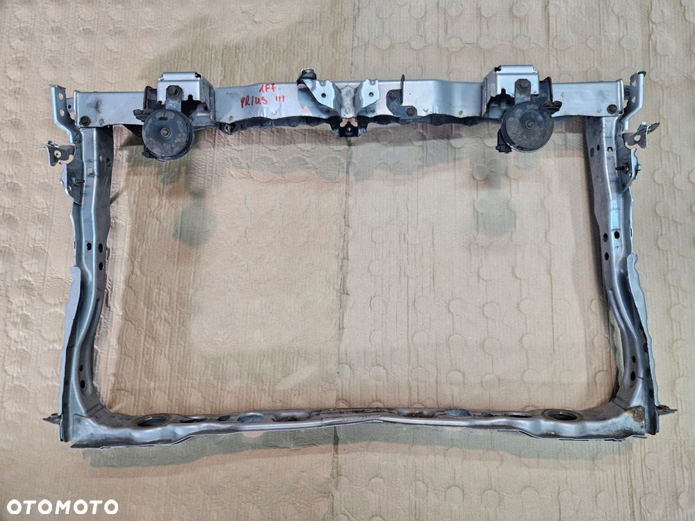 toyota prius iii 09-15 pas przedni wzmocnienie ramka - 1