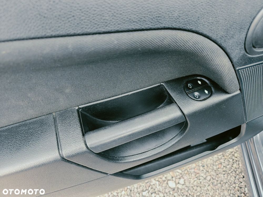 Ford Fiesta - 12