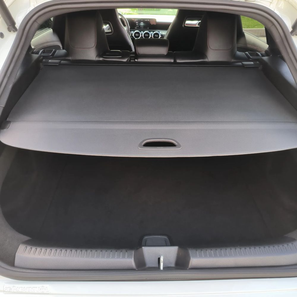 Mercedes-Benz CLA 220 d Shooting Brake AMG Line Aut. - 9