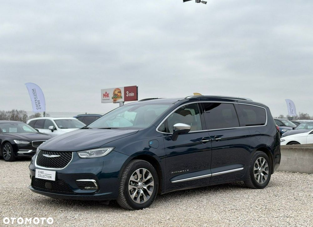 Chrysler Pacifica - 8