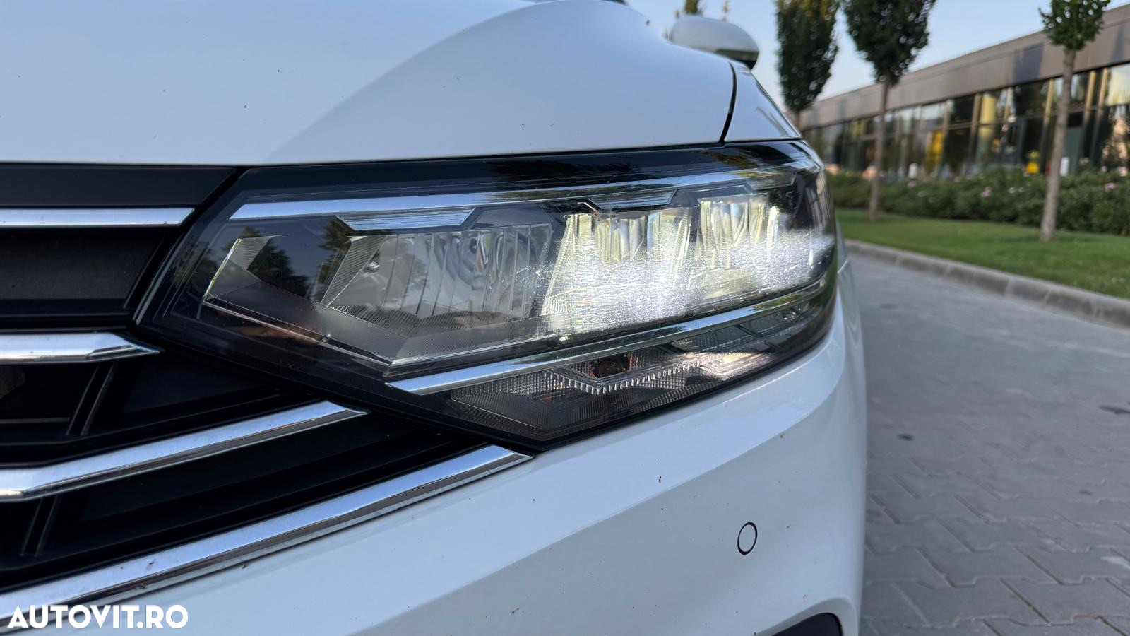 Volkswagen Passat 2.0 TDI DSG Advance - 24