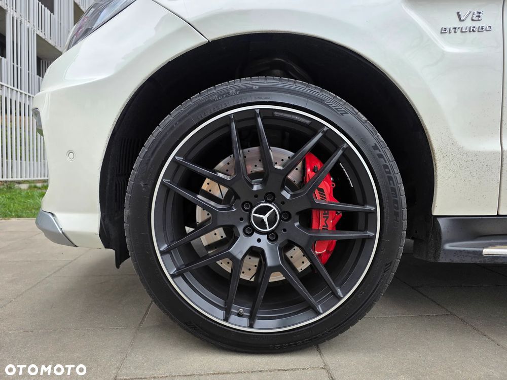 Mercedes-Benz ML 63 AMG 4-Matic - 37