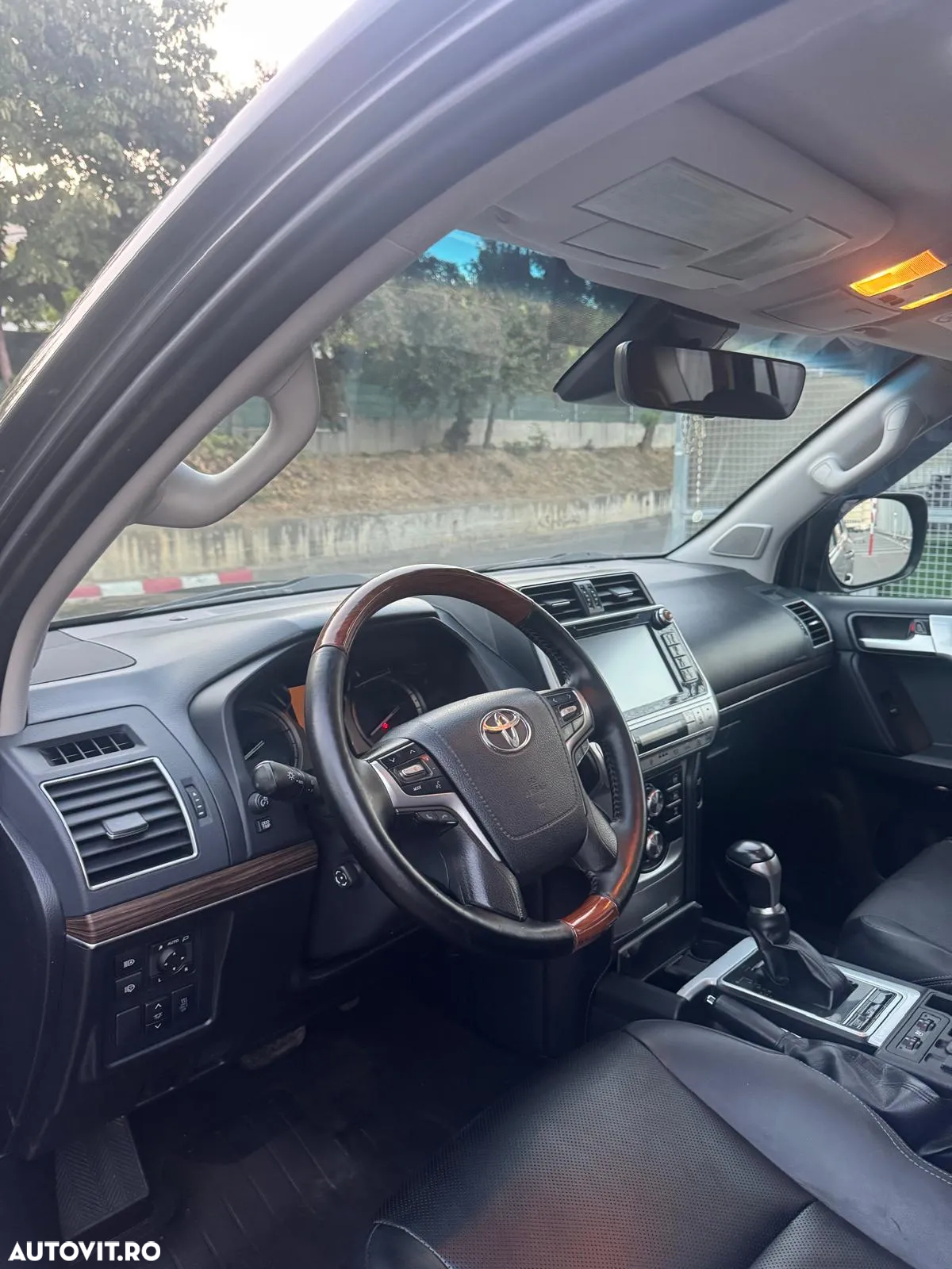 Toyota Land Cruiser - 18
