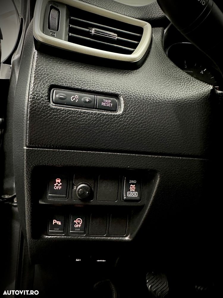 Nissan Qashqai 1.6 DCI 4 x 4 DPF tekna - 13