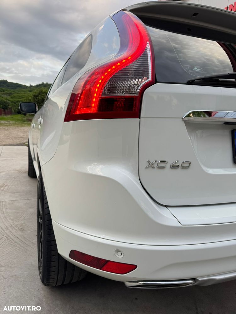 Volvo XC 60 D4 Geartronic Momentum - 14