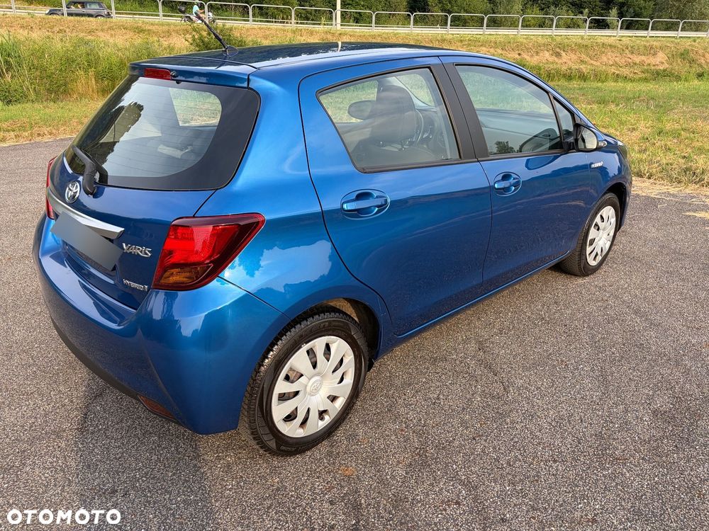 Toyota Yaris Hybrid 100 Sol - 3