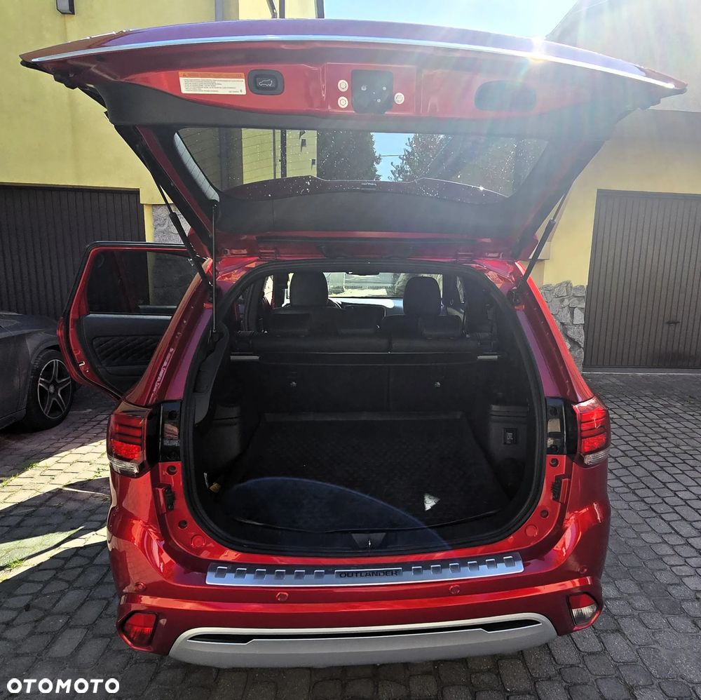 Mitsubishi Outlander - 12