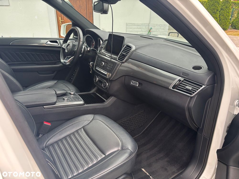 Mercedes-Benz GLS - 13
