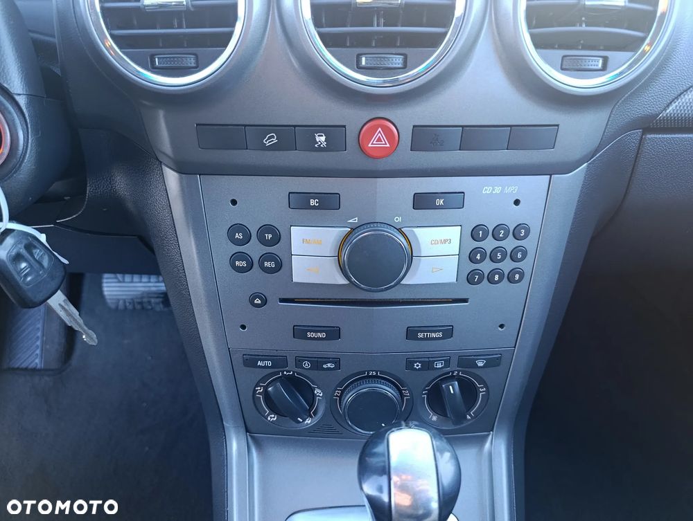 Opel Antara 3.2 V6 4x4 Navi - 22