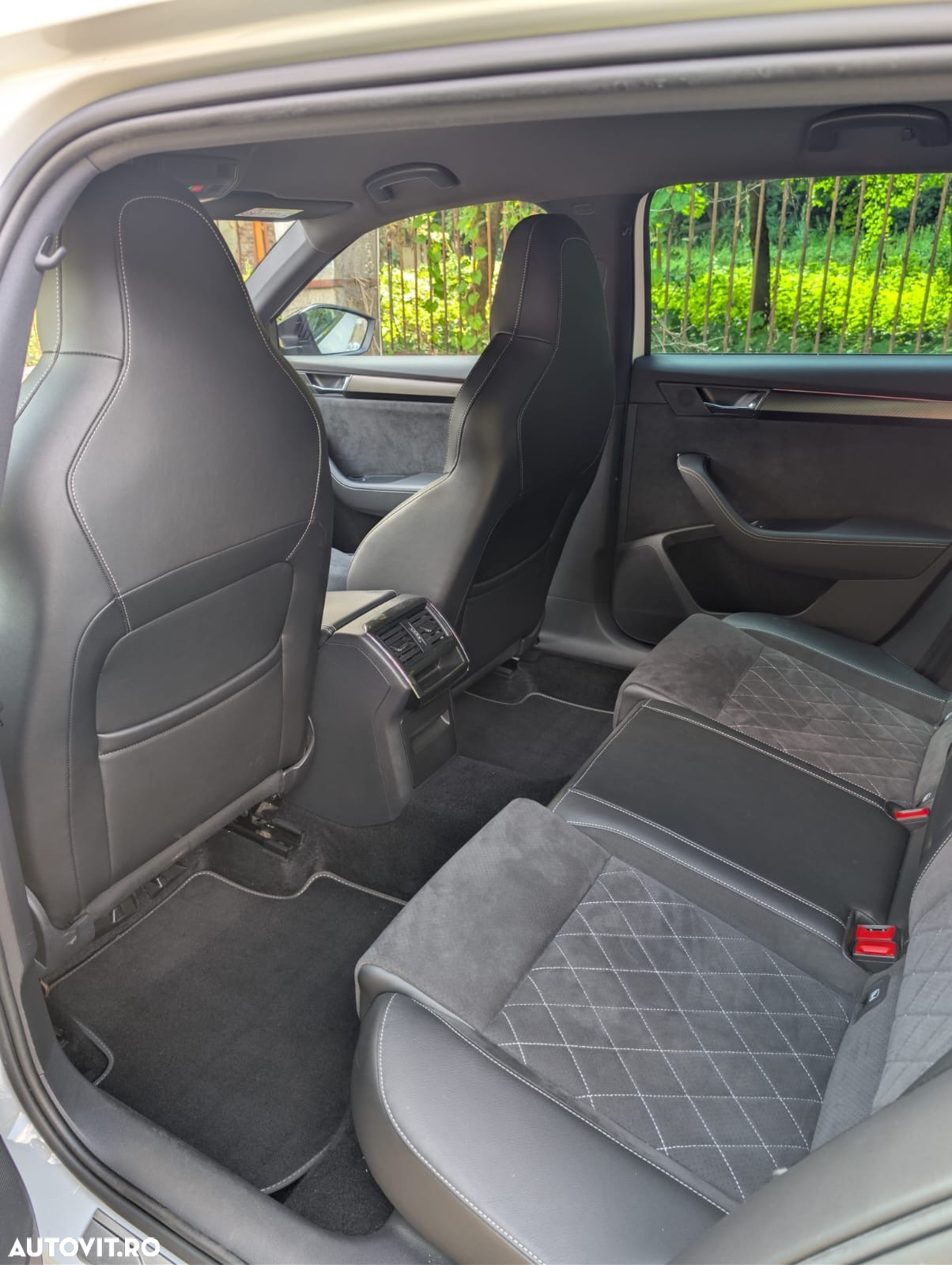 Skoda Superb 2.0 TDI DSG Sportline - 7