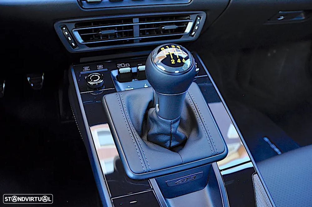 Porsche 911 (992) GT3 Touring Package - 39