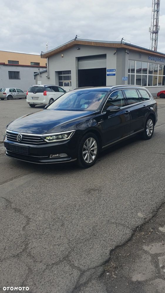 Volkswagen Passat Variant 2.0 TDI SCR 4Motion DSG Highline - 17