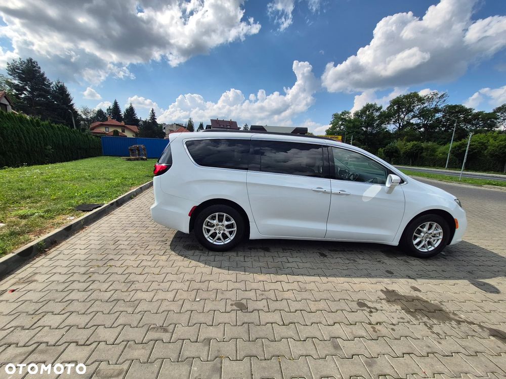 Chrysler Pacifica - 2