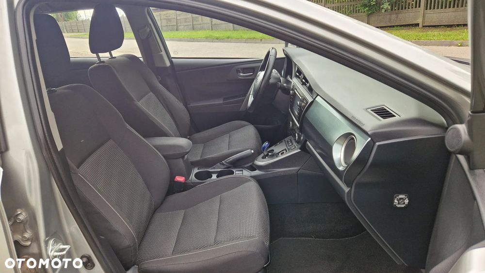 Toyota Auris - 10