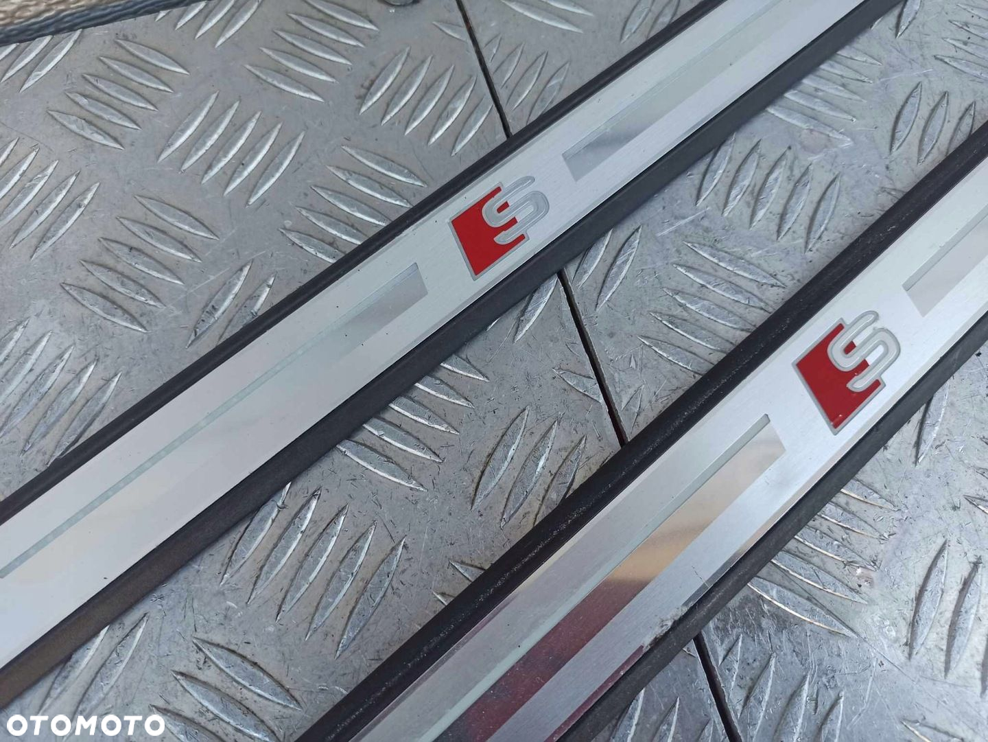 AUDI A3 8Y LISTWA PROGOWA LED LEWA PRAWA PRZÓD 20R 8Y0947417A - 4
