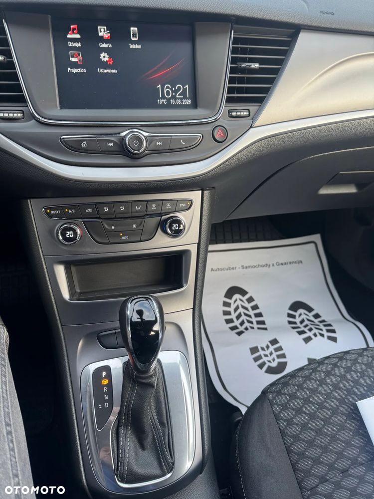 Opel Astra 1.4 T Enjoy S&S - 10