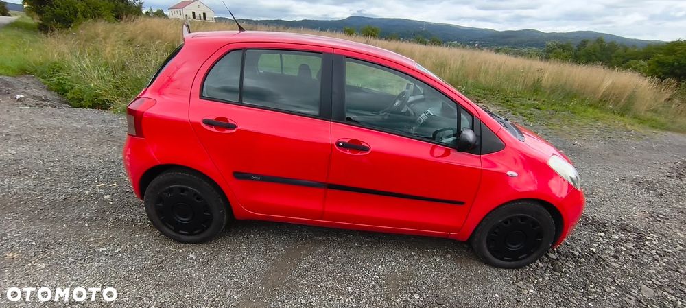Toyota Yaris 1.3 Terra Gold - 13