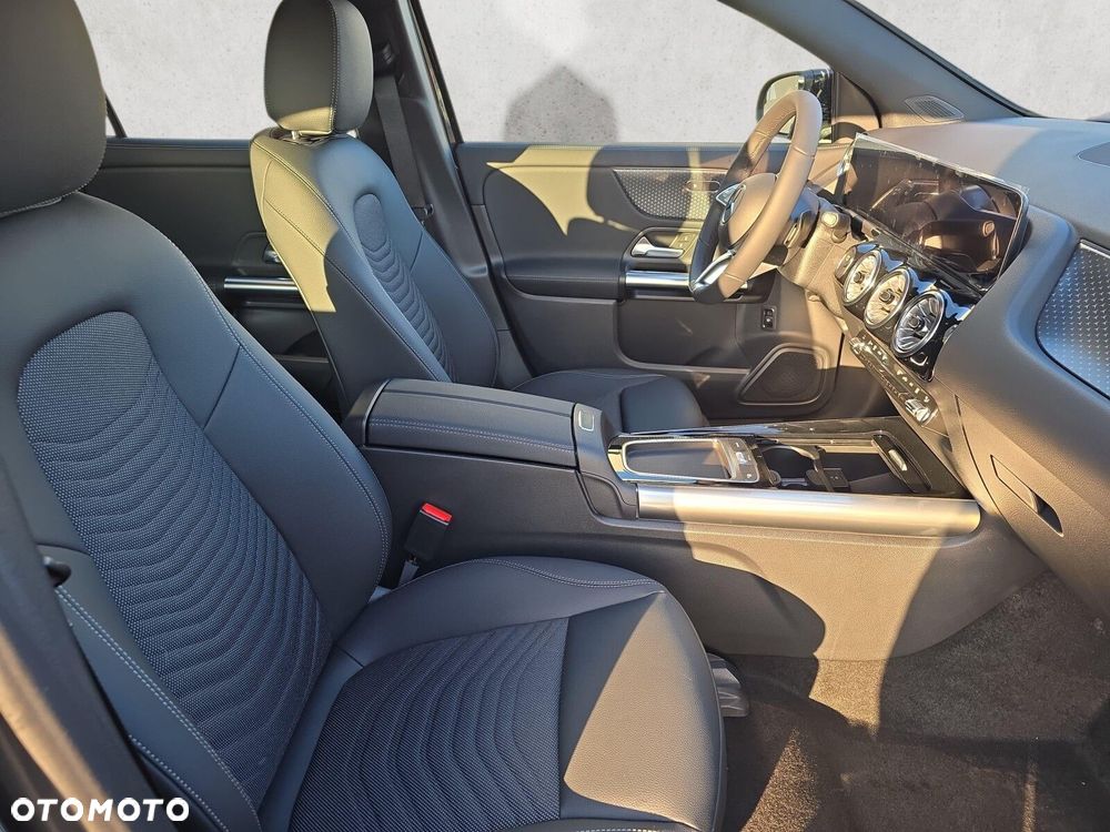 Mercedes-Benz EQA - 15