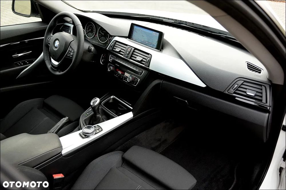 BMW 3GT 318d Luxury Line - 26