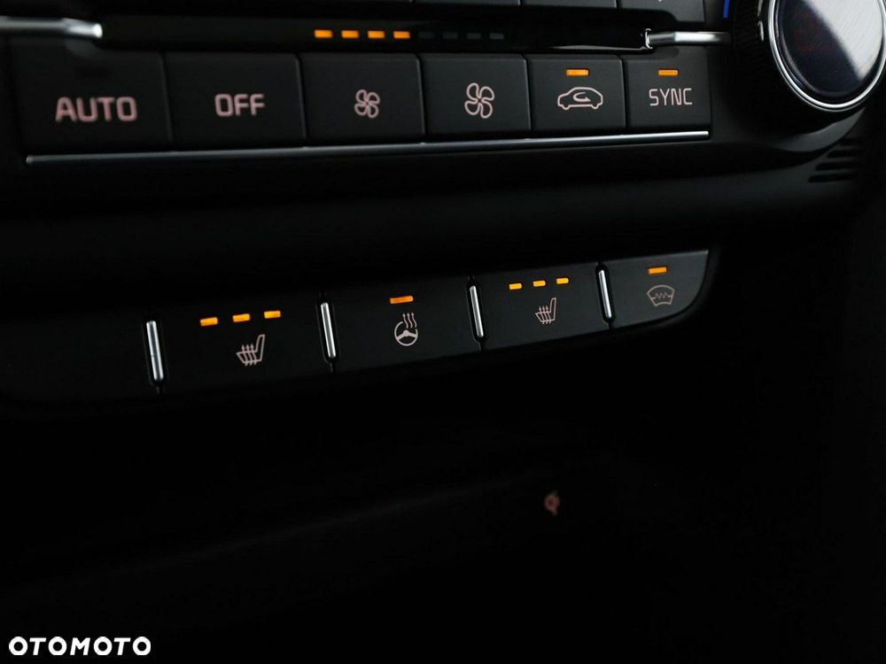 Kia ProCeed 1.6 T-GDI GT DCT - 27