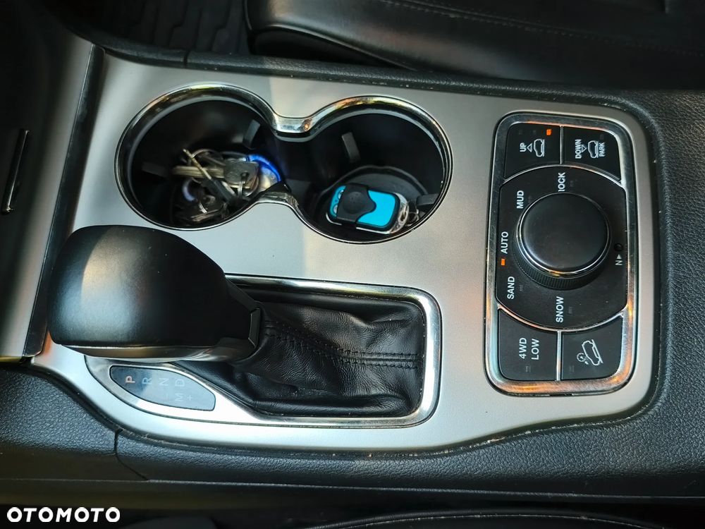 Jeep Grand Cherokee 5.7 V8 Overland Summit - 12