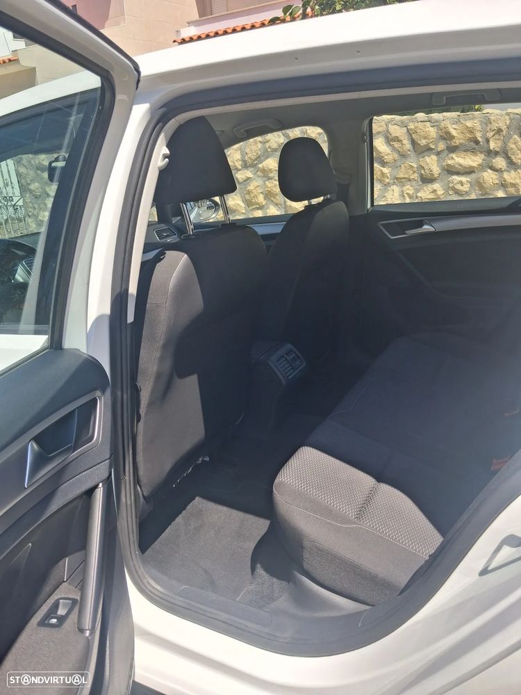VW Golf 1.6 TDI R-Line - 12