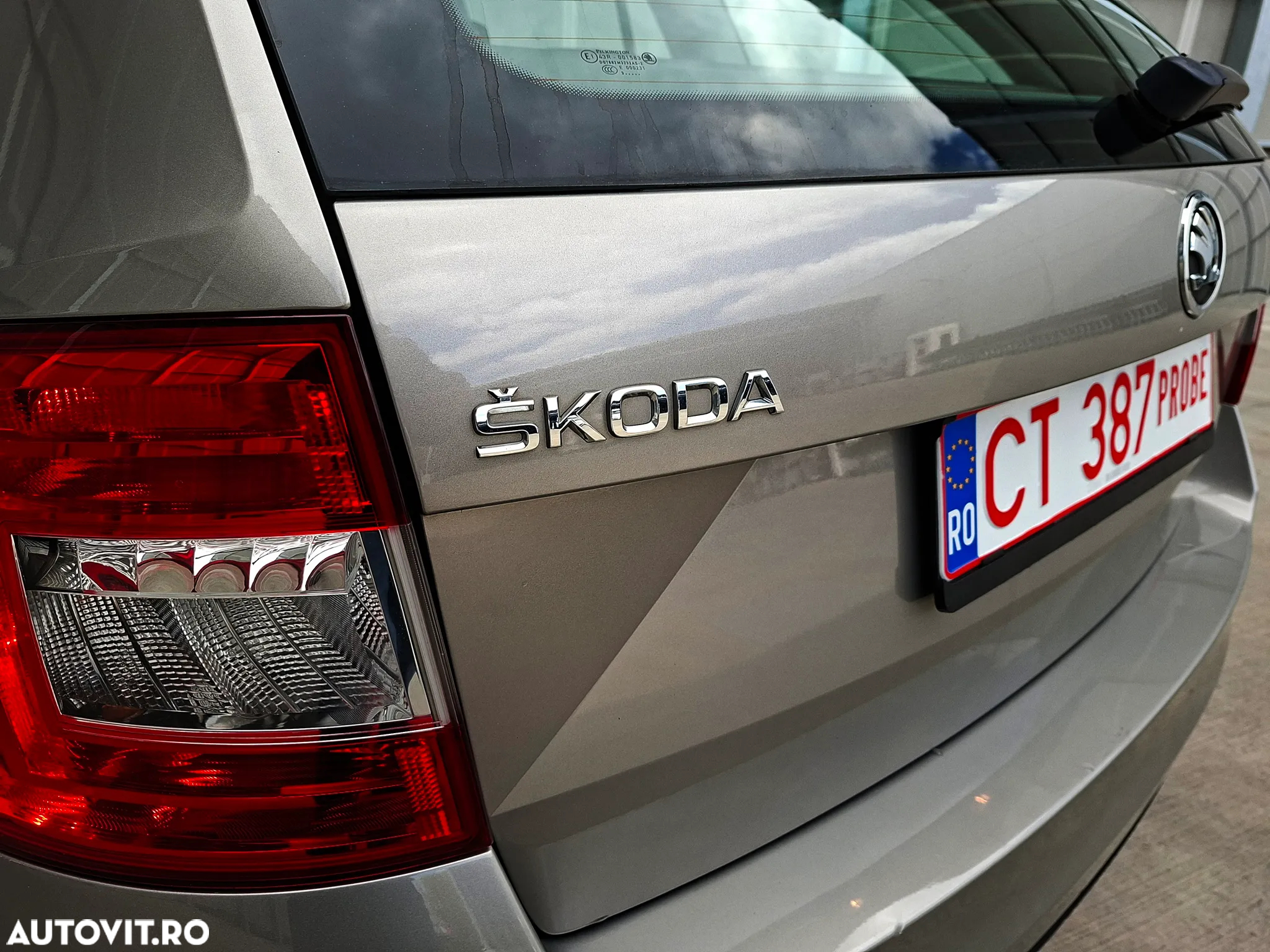 Skoda Octavia 1.6 TDI DSG Style - 26