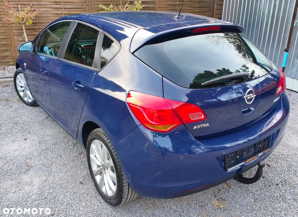 Opel Astra 1.4 150 Jahre - 8