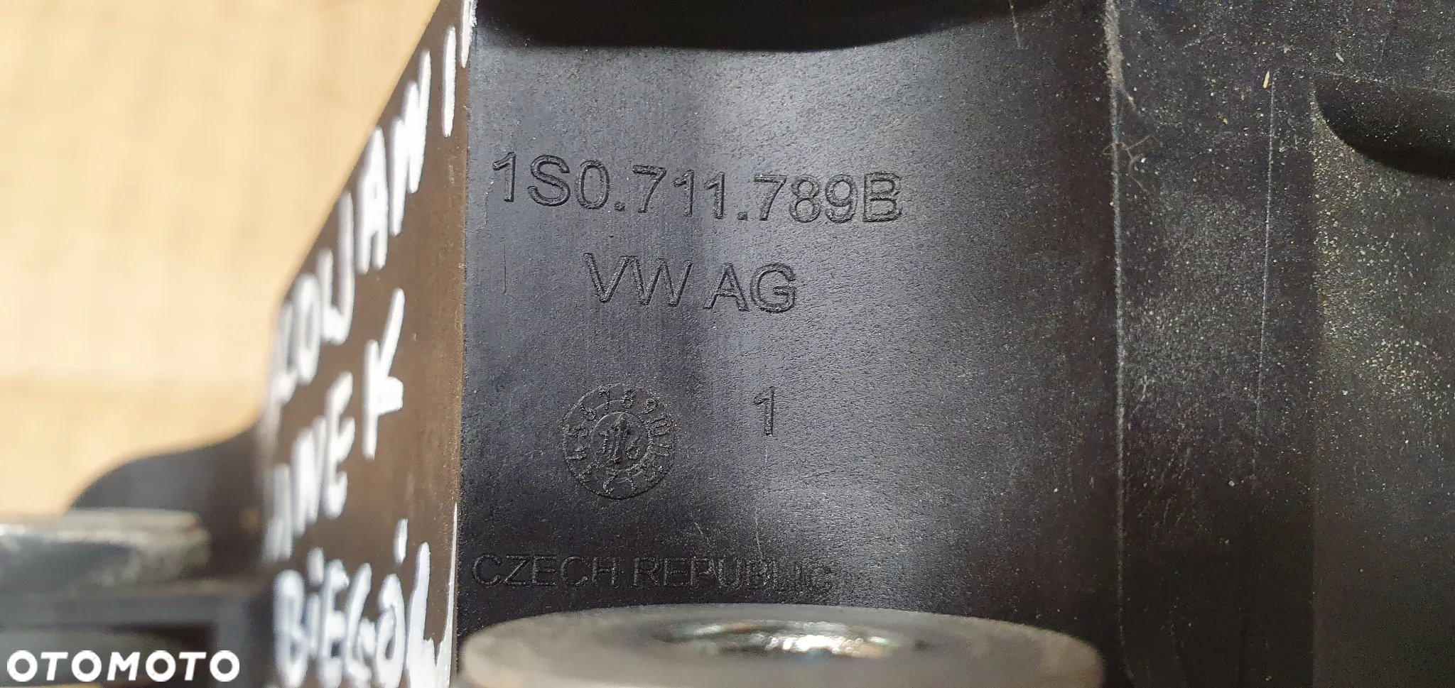 Uchwyt mocowanie linek zmiany biegów VW Polo V 6R 1S0711789B - 6