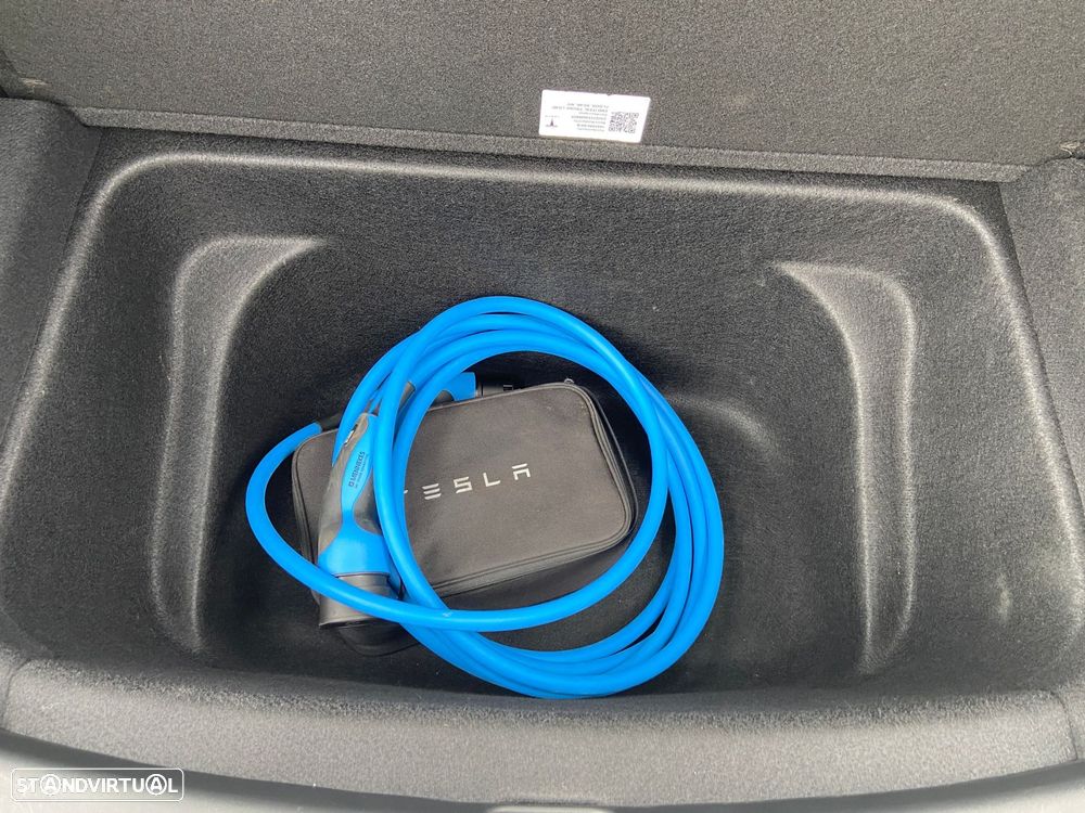 Tesla Model Y Long Range Dual Motor AWD - 12