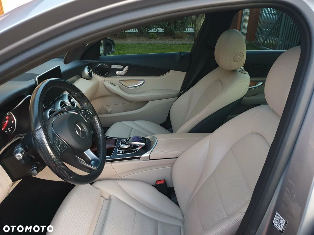 Mercedes-Benz Klasa C 300 7G-TRONIC AMG Line - 4