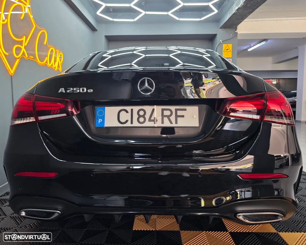 Mercedes-Benz A 250 Limousine e 8G-DCT AMG Line - 10
