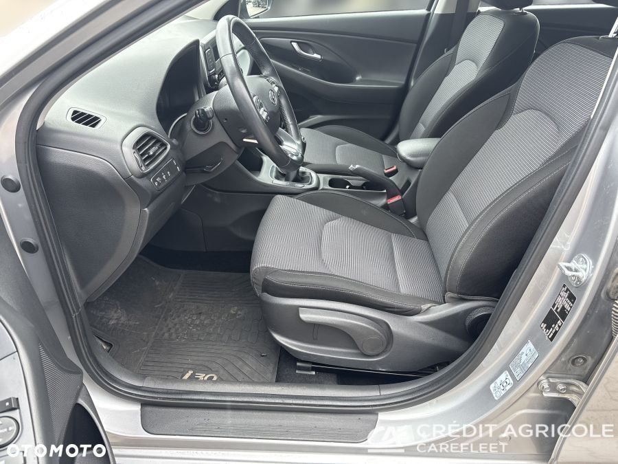 Hyundai i30 1.5 DPI Classic + - 12