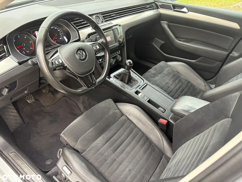 Volkswagen Passat 2.0 TDI SCR Highline - 10