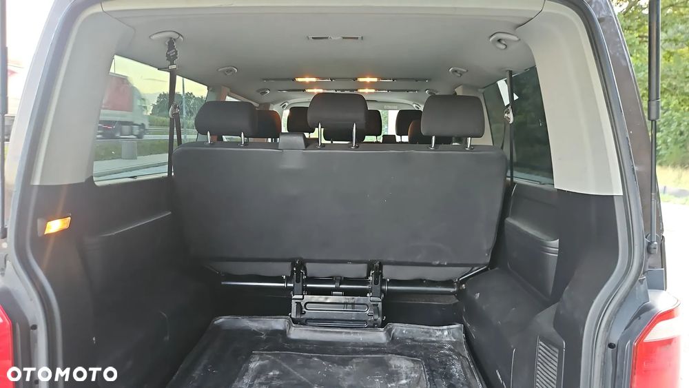 Volkswagen Caravelle - 13