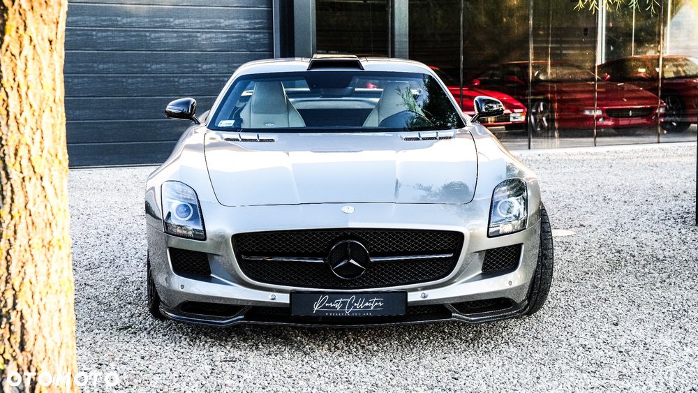 Mercedes-Benz SLS - 12