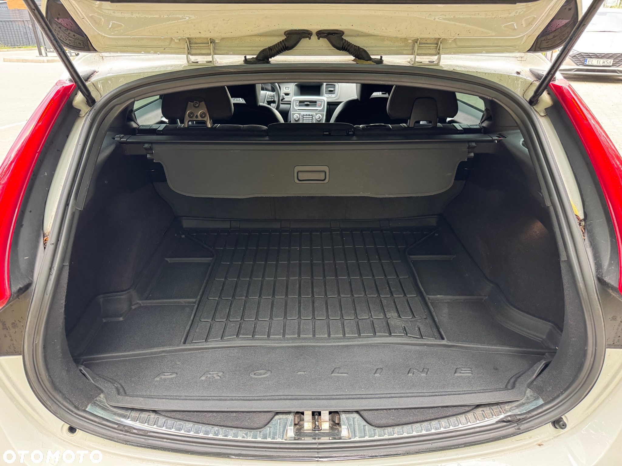 Volvo V60 Cross Country D3 Drive-E Summum - 30