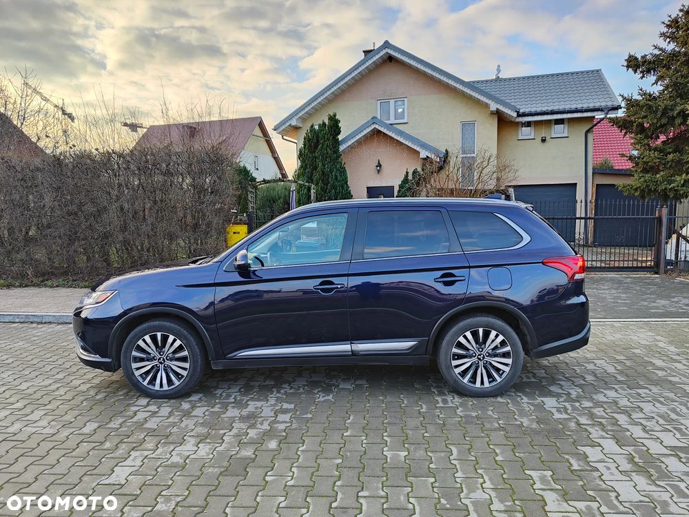 Mitsubishi Outlander - 8