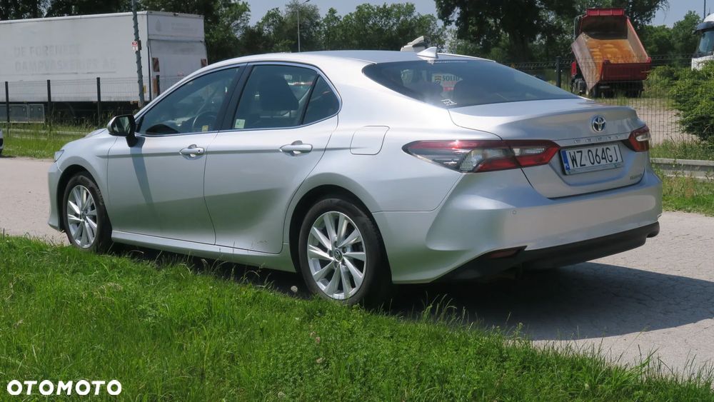 Toyota Camry - 6
