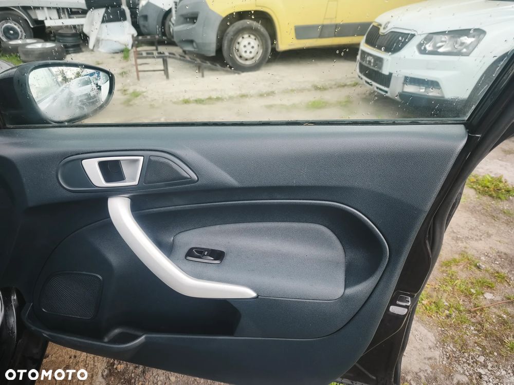 Ford Fiesta 1.25 Celebration - 12