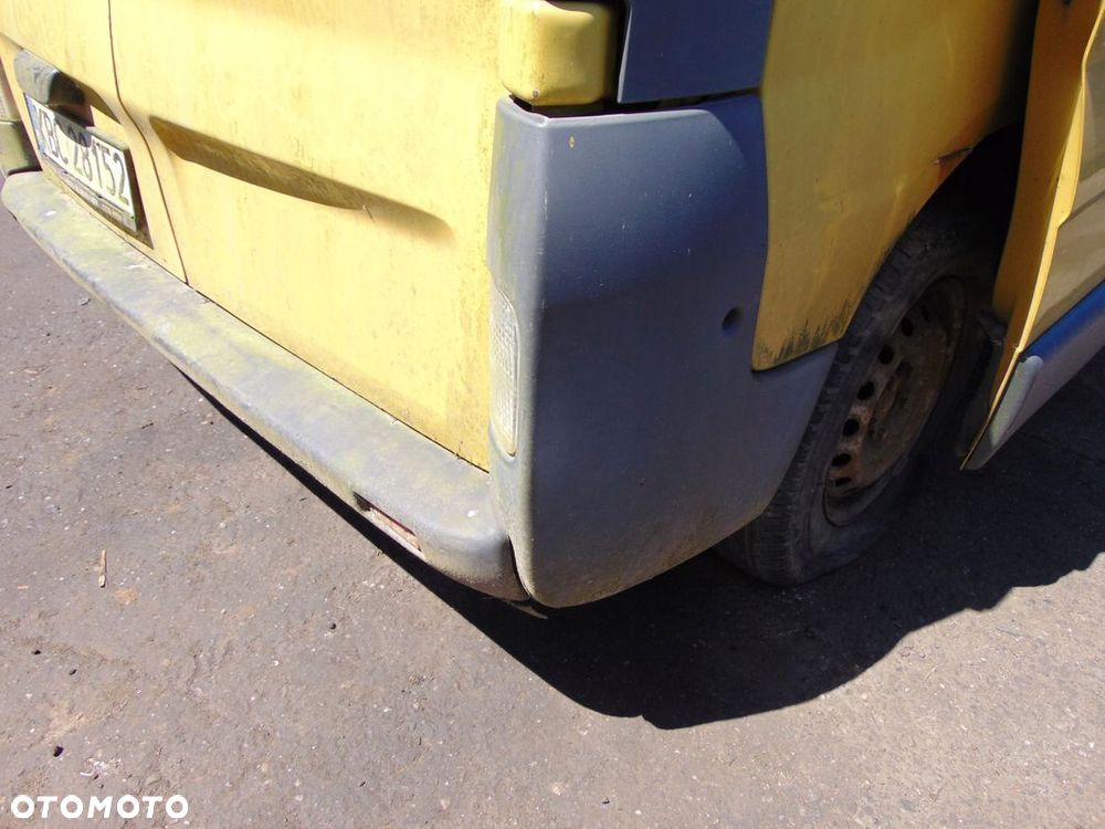 NAROŻNIK Z LAMPKĄ PRAWY TYŁ TRAFFIC II VIVARO EUROPA