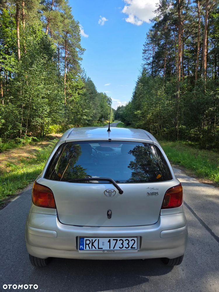 Toyota Yaris 1.0 Base - 7